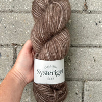 Sysleriget Alpaca Blow | Pecan Brown