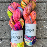 Sysleriget Sock | Clash of the Neons