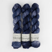 Sysleriget hand dyed yarn in single ply merino wool in the color Our Favourites No. 10.