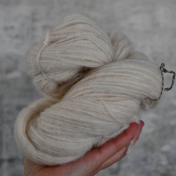 Sysleriget Alpaca Blow | Ungefärbtes weiss