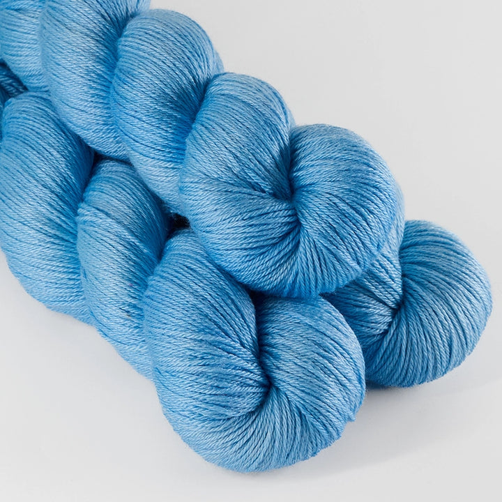 Sysleriget Merino Silk | Glove Blue