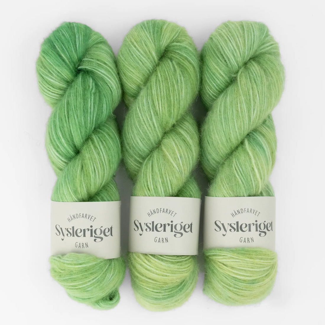 Sysleriget Alpaca Blow håndfarvet garn i farven Fern.