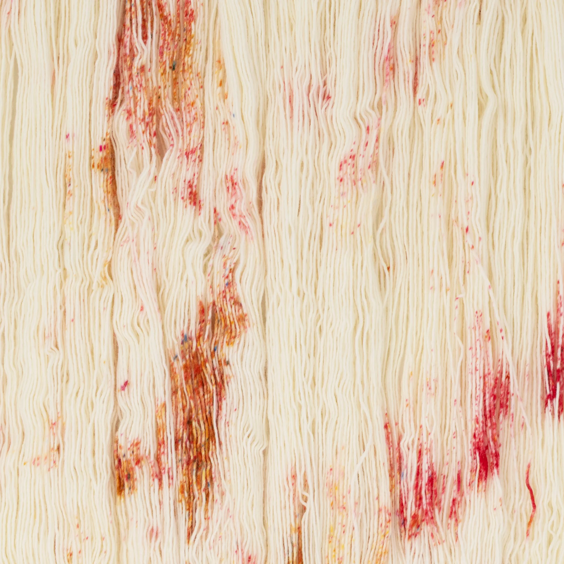 Sysleriget hand dyed yarn in single ply merino wool in the color Dreamy Drizzle.