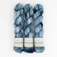 Sysleriget hand dyed yarn in single ply merino wool in the color Sea Glass.