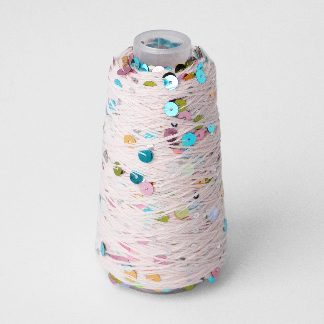 Sysleriget Sequins yarn on cotton base in the color 92 Multirosa.